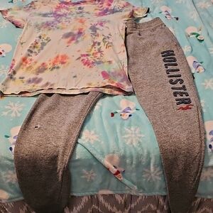 Hollister Gray Joggers with Navy Logo & Tie/dyed Gilden T Shirt Both SZ. SM
